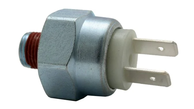 INTERRUPTOR DE FRENO / STOP VW SEDAN 2 TER 113945515H SERIES GERMANY
