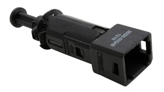 INTERRUPTOR DE FRENO / STOP NISSAN PLATINA 2 TER 25320-00QAB IMPORTADO