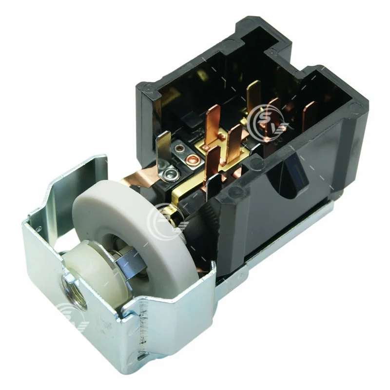 SWITCH DE LUZ CUB FORD PICK UP CON PUENTE 8 TER DS199 / 39A016